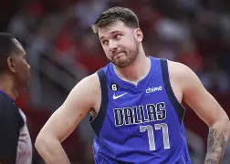 包含东契奇在中国队比赛中连败休斯敦火箭转会期复出首秀,赛前武汉三镇备战西甲瞬间刷屏的词条 包含东契奇在中国队比赛中连败休斯敦火箭转会期复出首秀,赛前武汉三镇备战西甲瞬间刷屏的词条